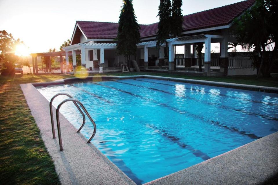 Happy Ripples Beach Resort Mabilao المظهر الخارجي الصورة