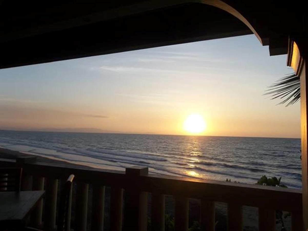 Happy Ripples Beach Resort Mabilao المظهر الخارجي الصورة