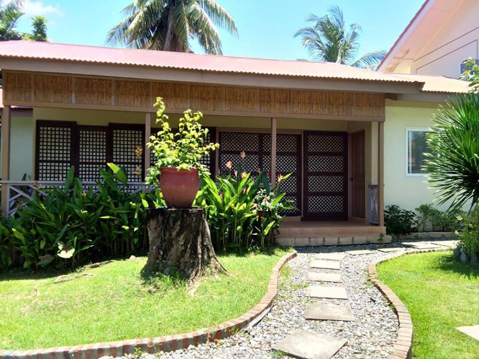 Happy Ripples Beach Resort Mabilao المظهر الخارجي الصورة